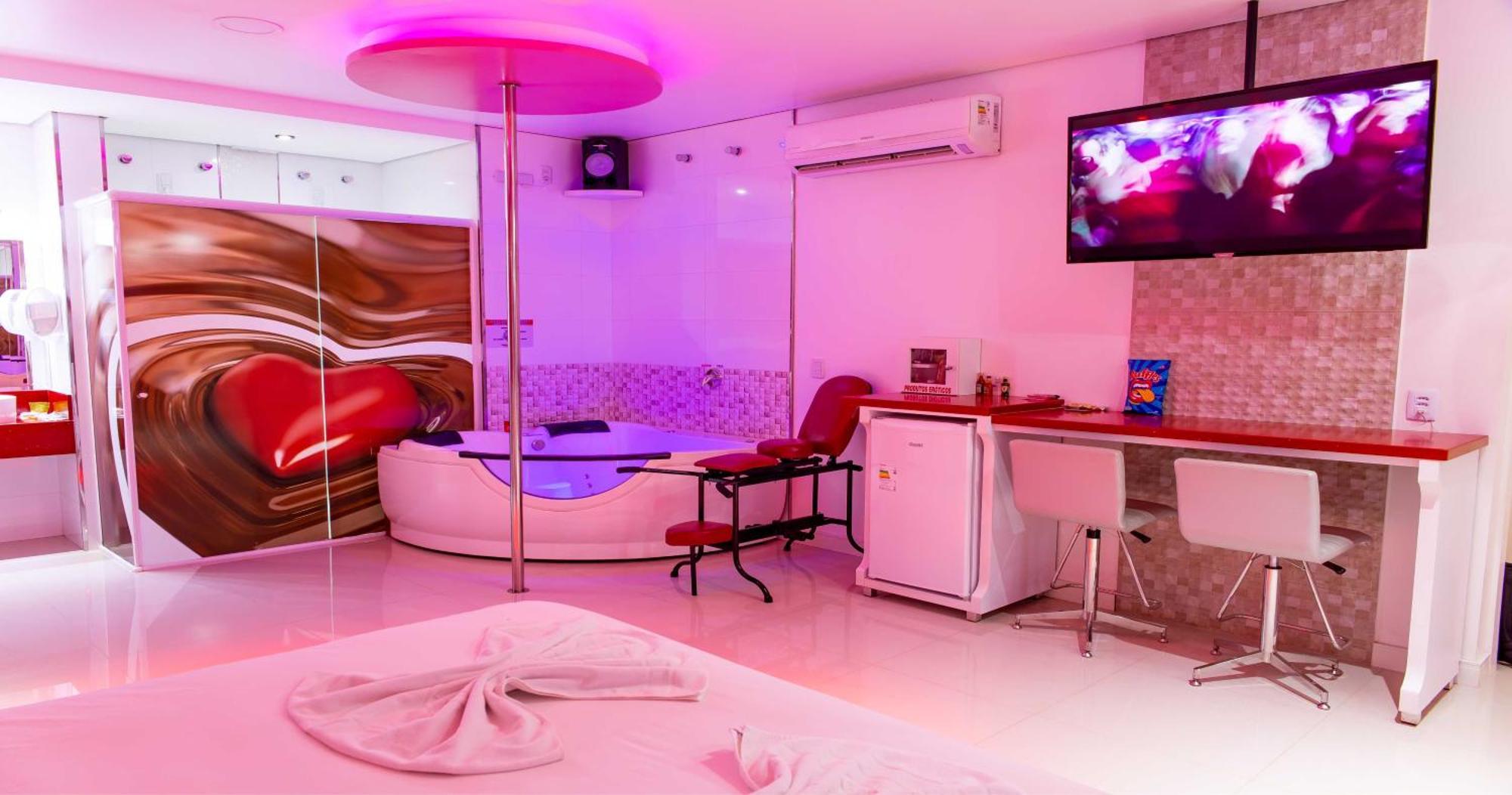 Motel Drive In T - Prolongamento Da Avenida Getulio Vargas Facil Acesso Ao Shopping Patio Chapeco Exterior photo